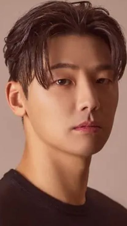 Kang Min-hyuk