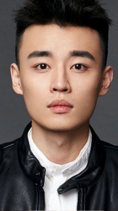 Foto de rostro de Shao Weitong actor chino