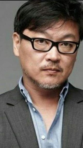 Foto de rostro del actor surcoreano Kim Eui sung
