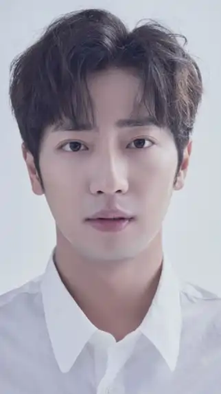 Foto de rostro del actor surcoreano Lee Sang yeob
